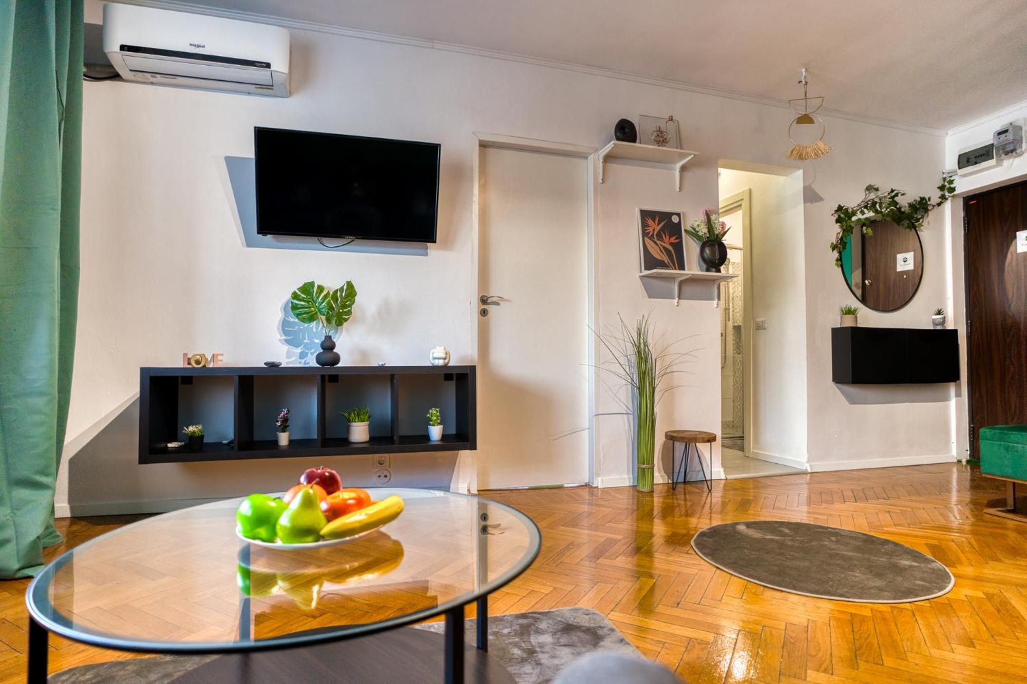 Hacienda Royal Palace - Central Designer Apartment Бухарест Экстерьер фото